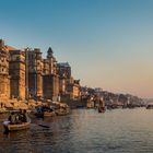 Blaue Stunde: Morgens in Varanasi, Indien