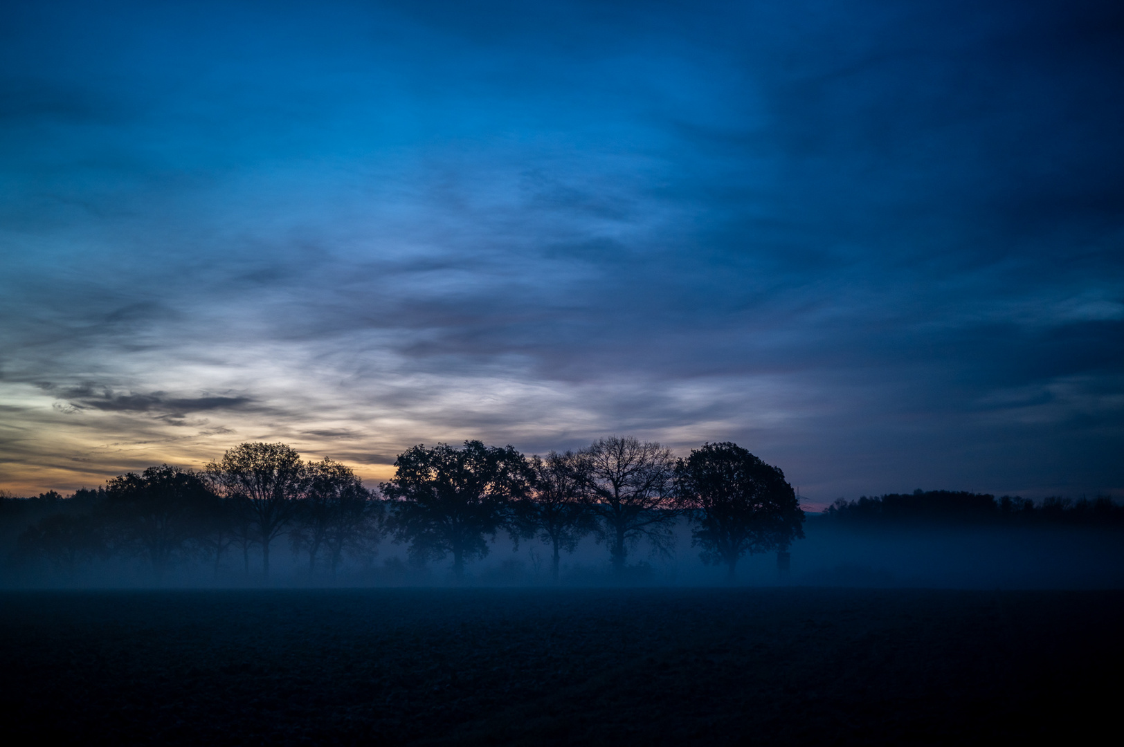 Blaue Stunde - Nebel - viel HImmel