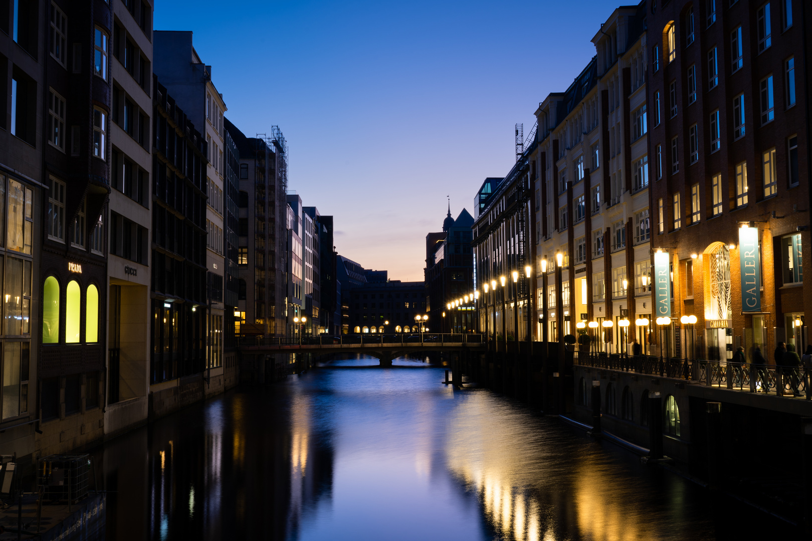 Blaue Stunde Postbrücke Hamburg