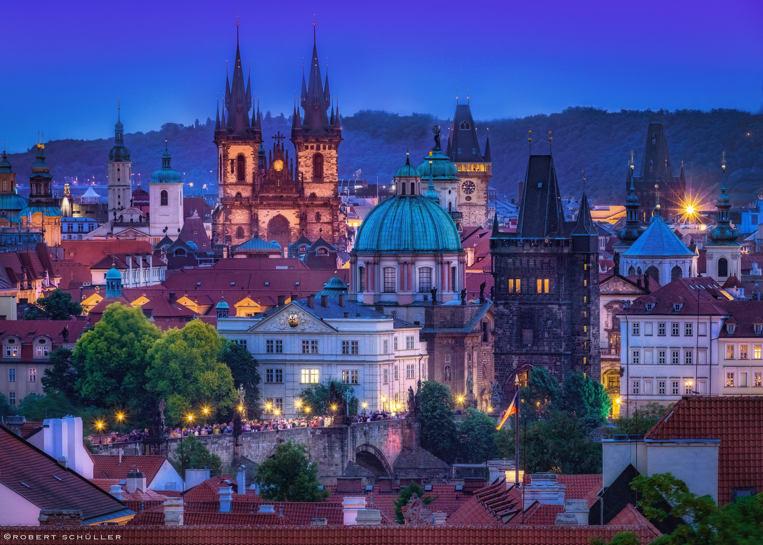 Blaue Stunde: Prag und die Türme