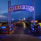Blaue Stunde Seebad Binz - die Seebrücke ....