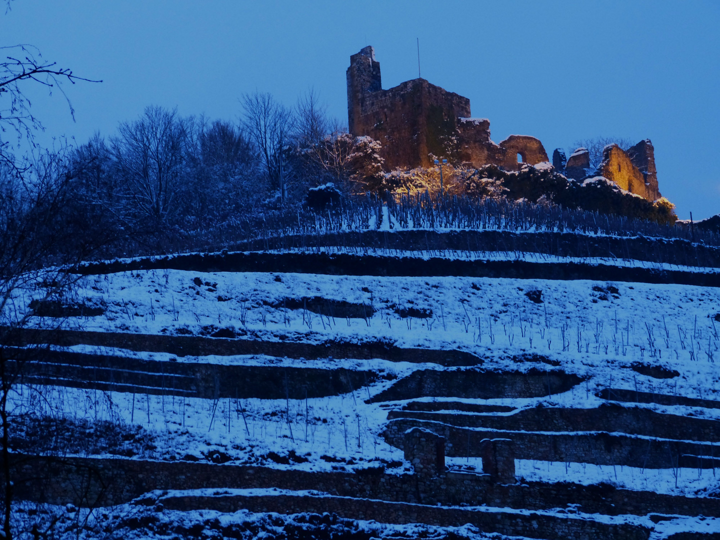 Blaue Stunde -Staufen Burgruine