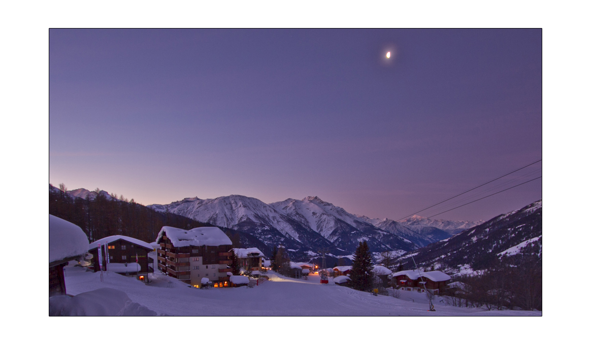 Blaue Stunde über Bellwald