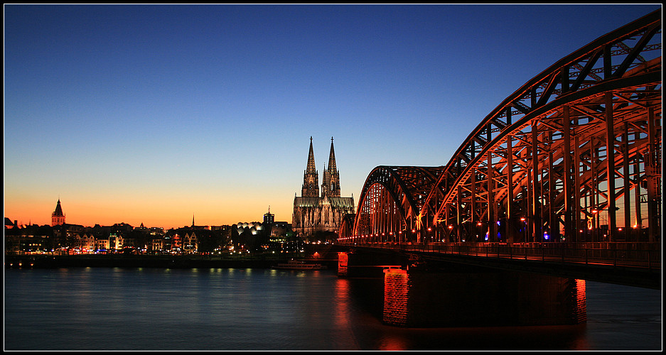 Blaue Stunde über Köln