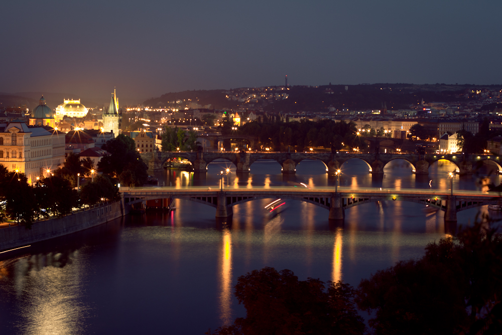 Blaue Stunde über Prag