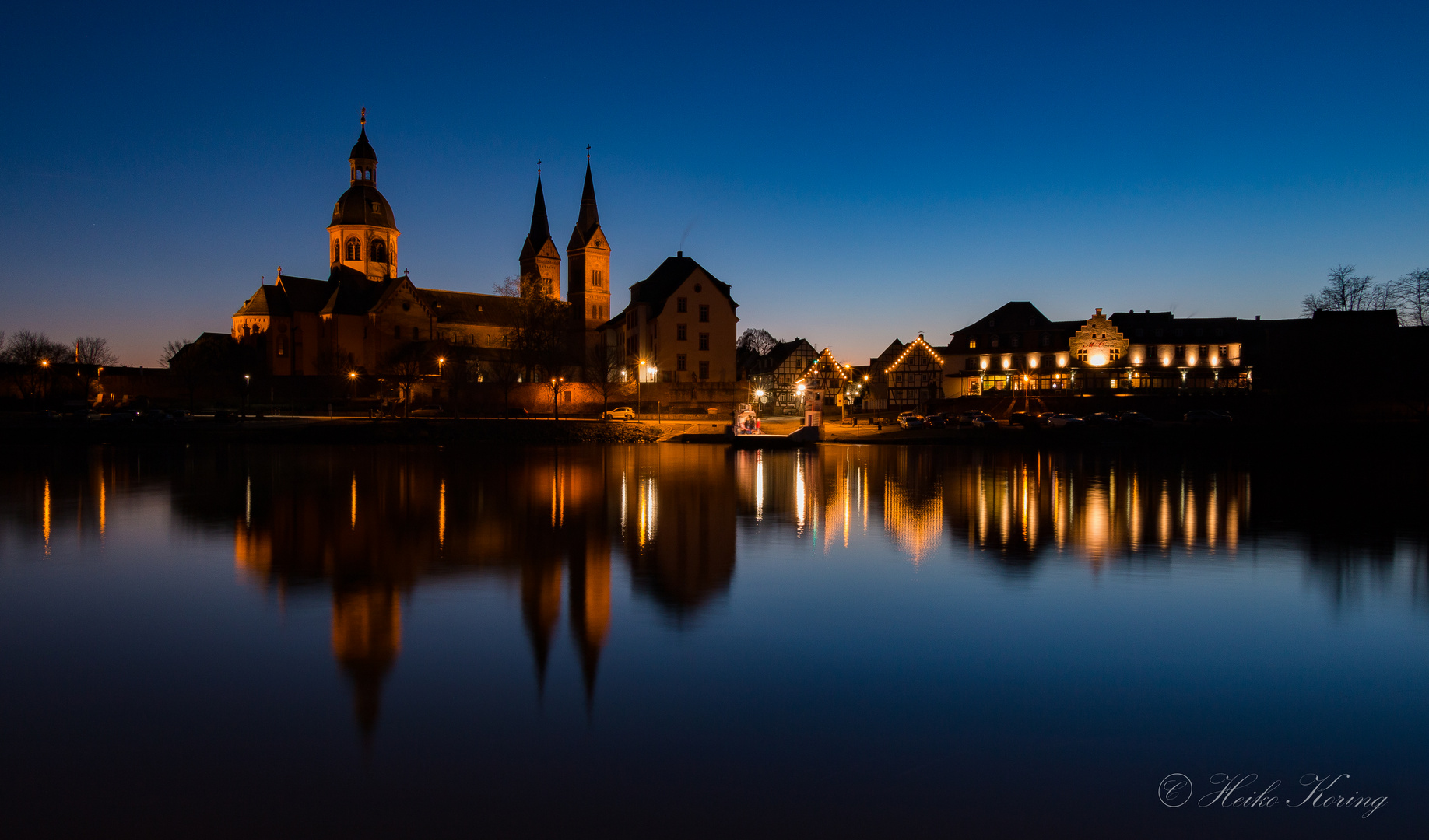 Blaue Stunde über Seligenstadt