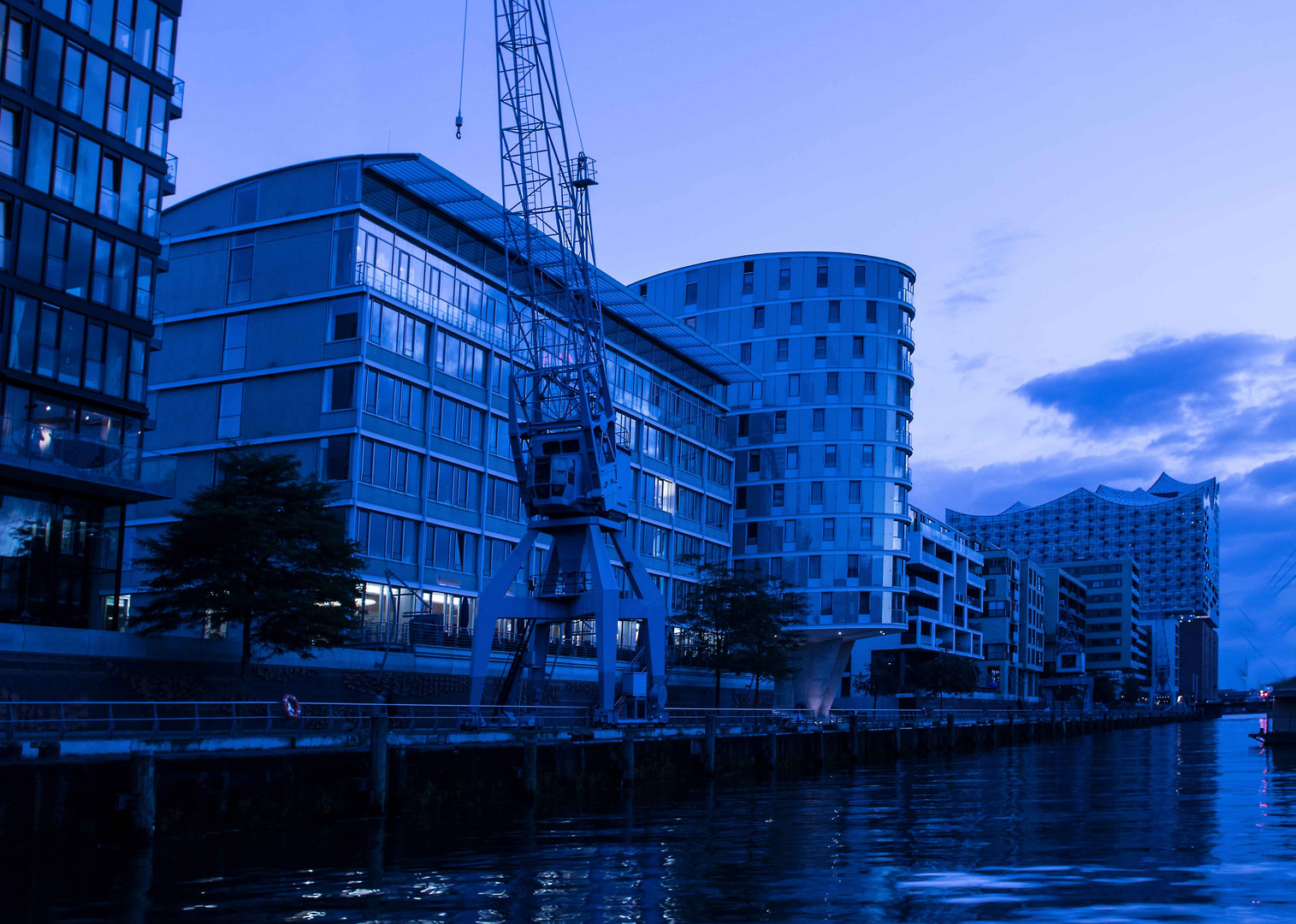 blaue stunde und hamburg am abend