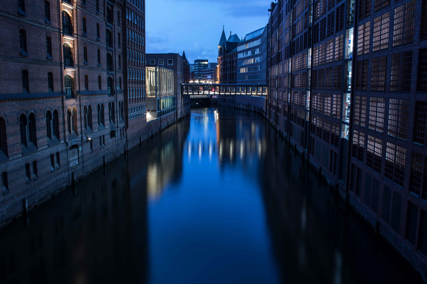 blaue stunde und hamburg am abend