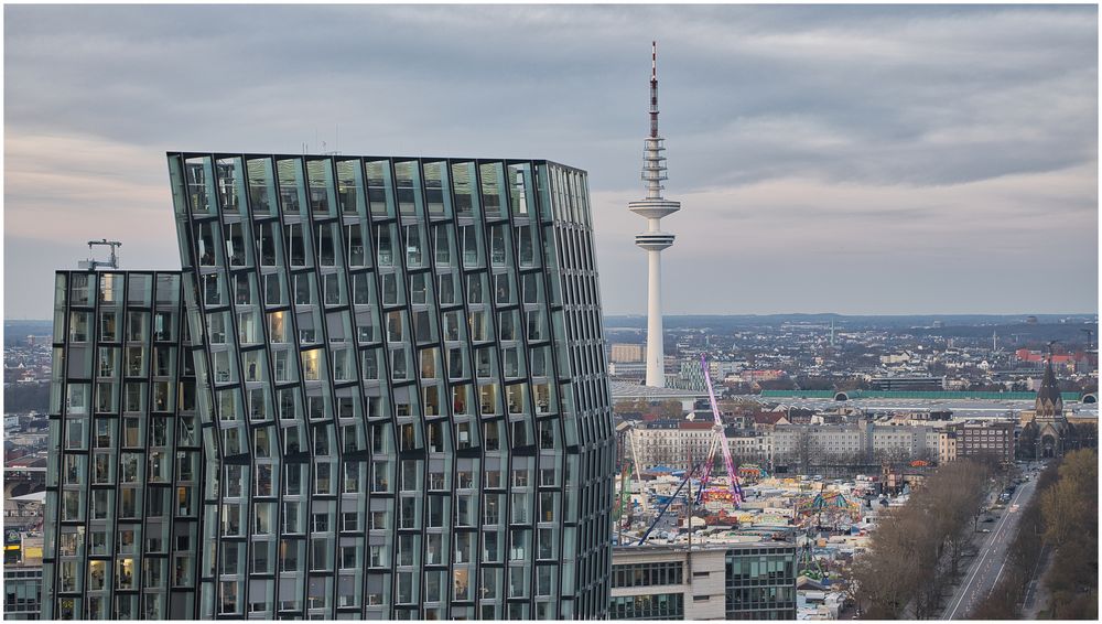 Blaue Stunde vom Hochhaus geknipst - 11