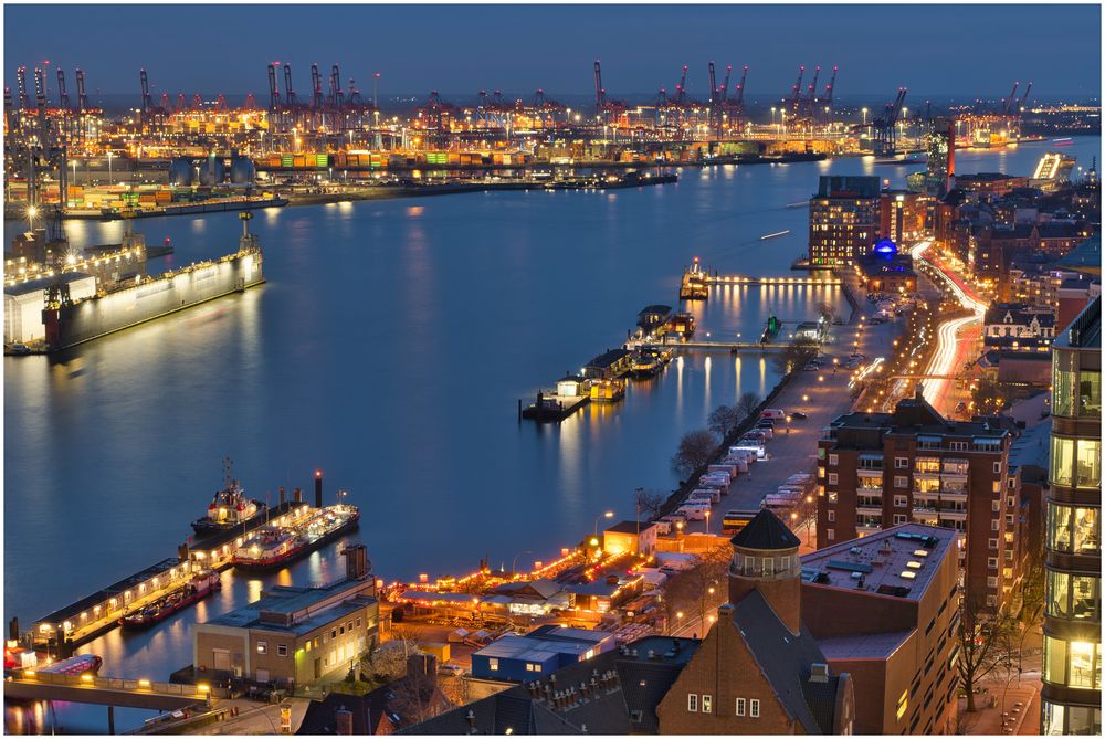 Blaue Stunde vom Hochhaus geknipst - 14