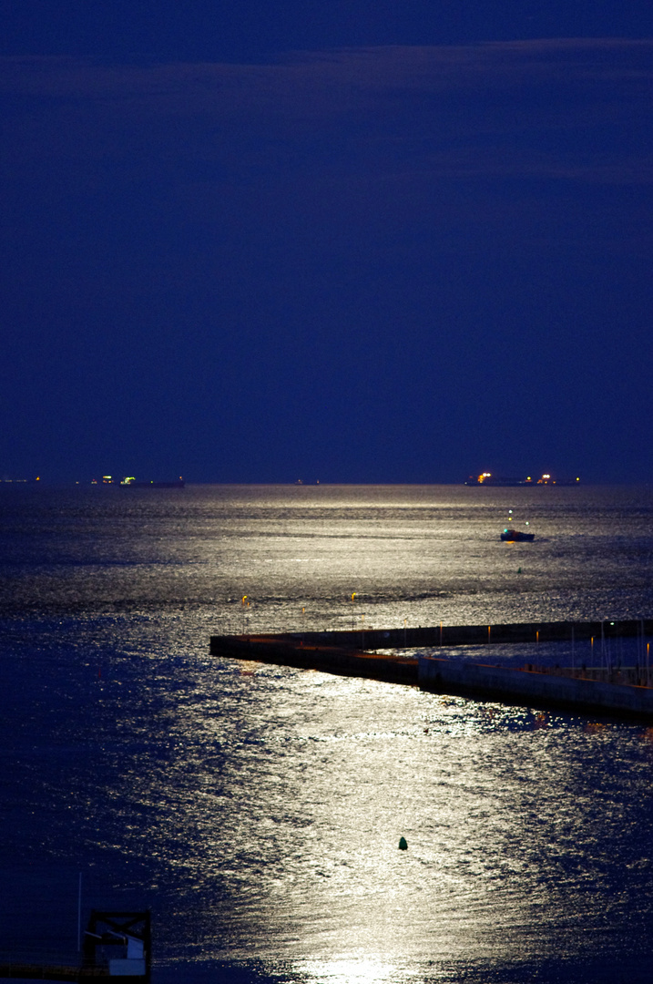 Blaue Stunde vor Helgoland