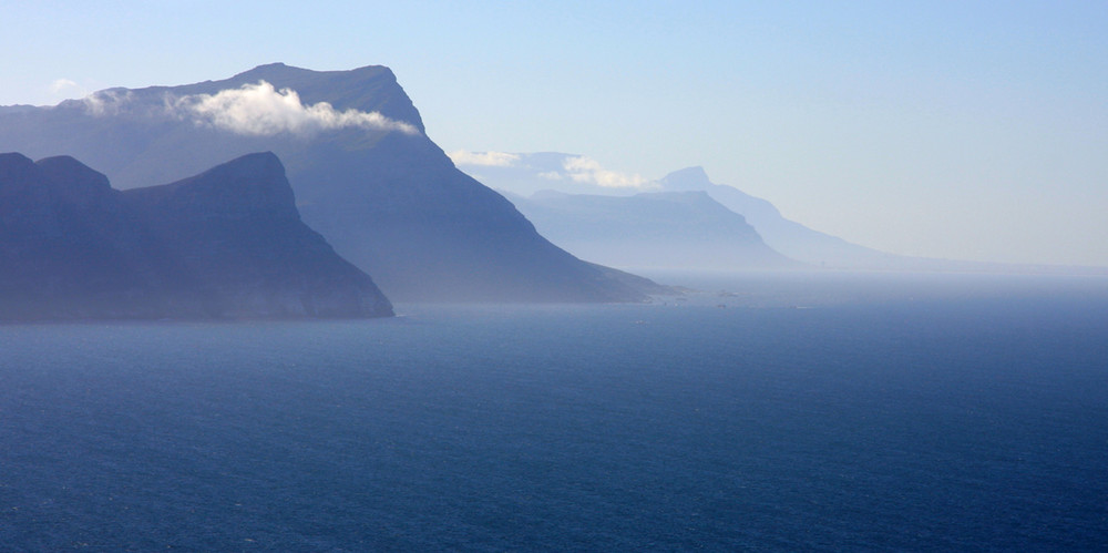 Blaue Töne an der False Bay