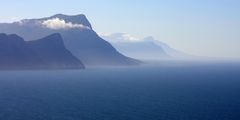 Blaue Töne an der False Bay