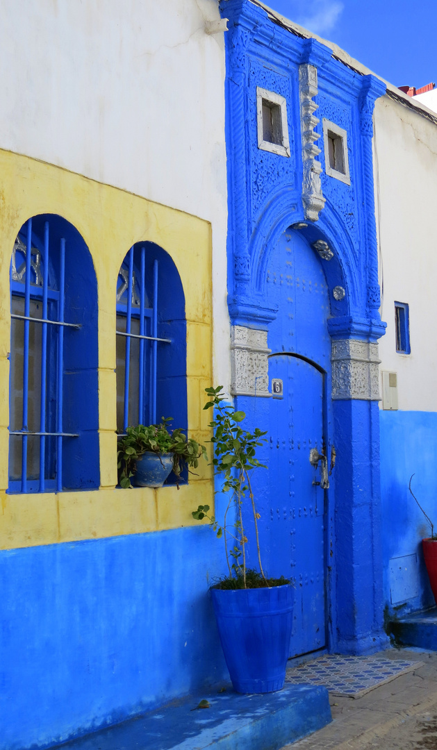 Blaue Tür in der Medina von Rabat