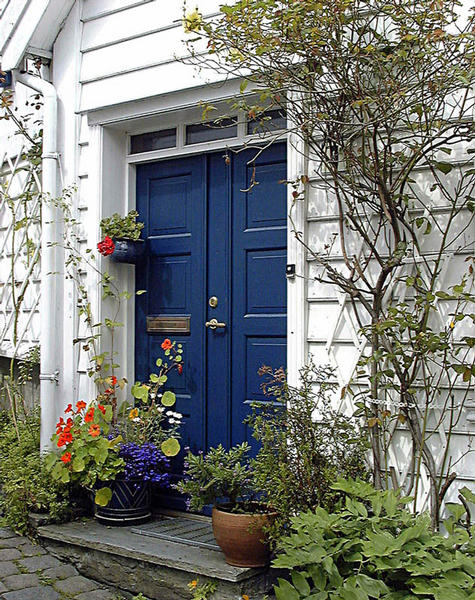 Blaue Türe in Gamle Stavanger