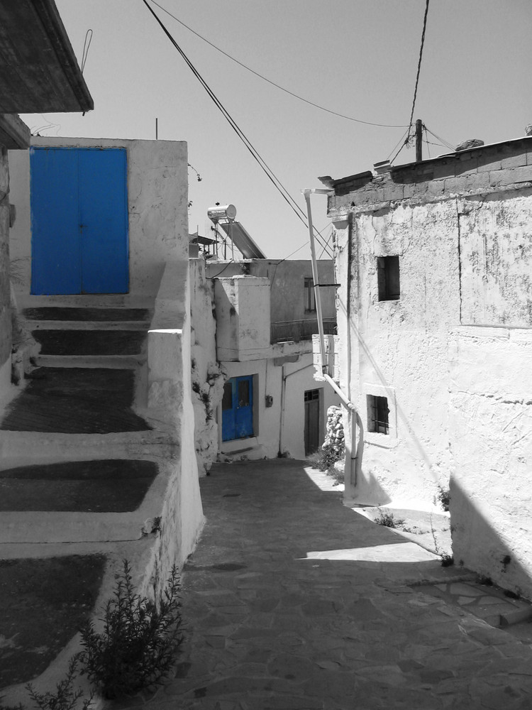 Blaue Türen auf Kreta