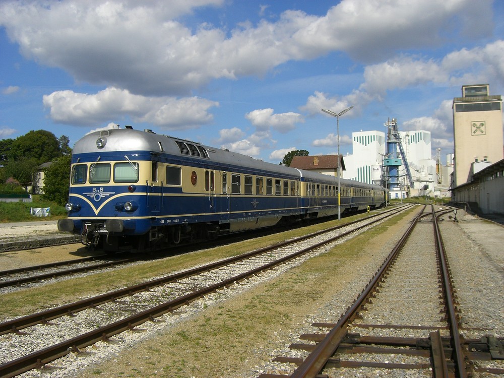 Blauer Blitz auf großer Fahrt