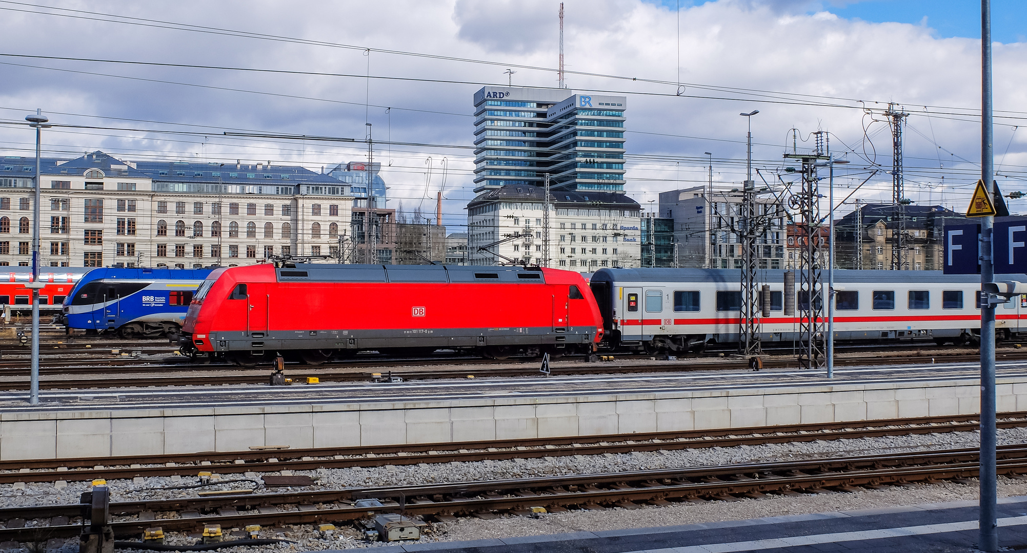 "Blauer Enzian" mit DB-Garnitur