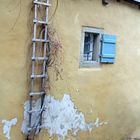 Blauer Fensterladen in der Mittelalterlichen Stadt Rothenburg ob der Tauber