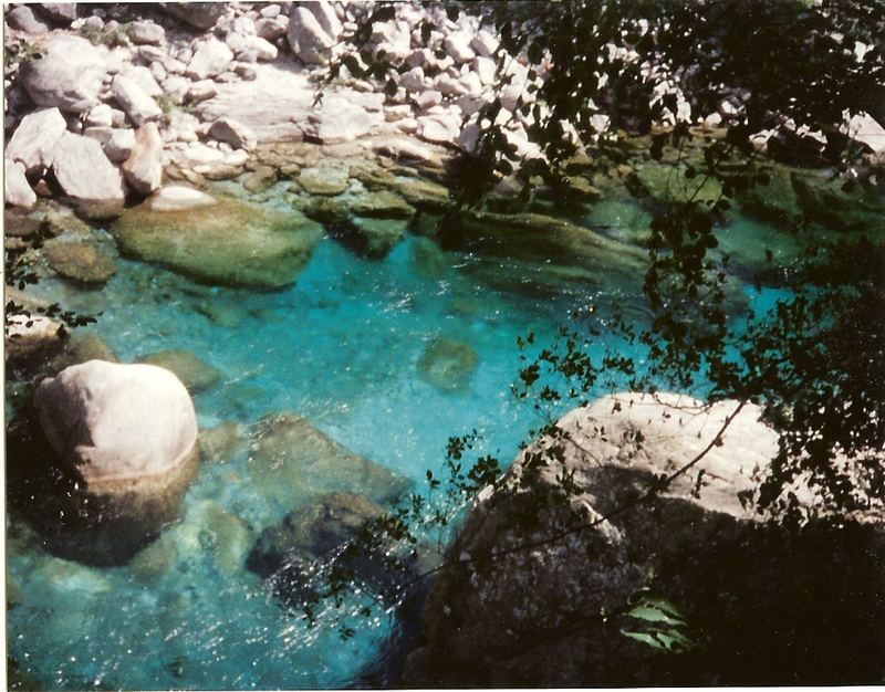 Blauer Fluss in Vogesen