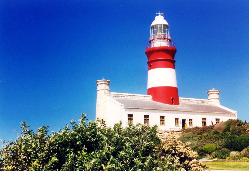 Blauer Himmel am Leuchtturm