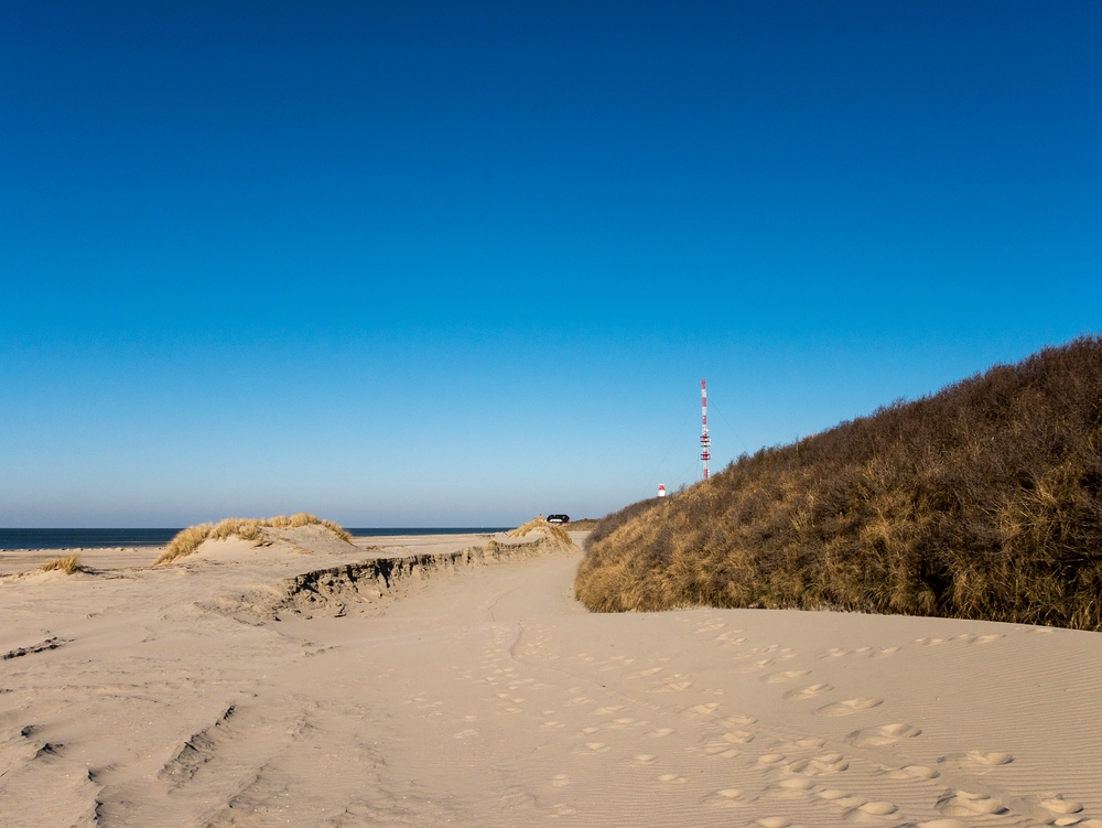 Blauer Himmel am Südstrand