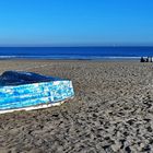 Blauer Himmel, blaues Meer, blaues Boot