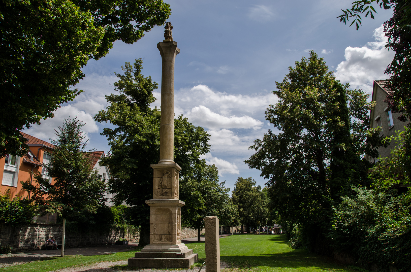 Blauer Himmel in Rottenburg am Neckar