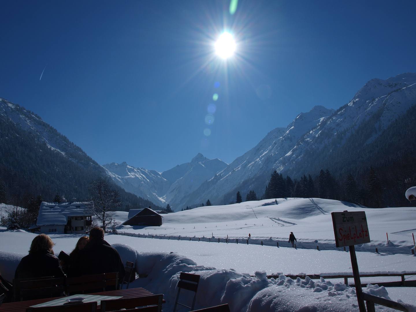 Blauer Himmel ...in Wunderschöner Schneelandschaft