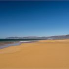 Blauer Himmel, leerer Strand....Island Ende August...