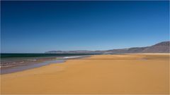 Blauer Himmel, leerer Strand....Island Ende August...