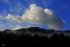 Blauer Himmel mit Wolken