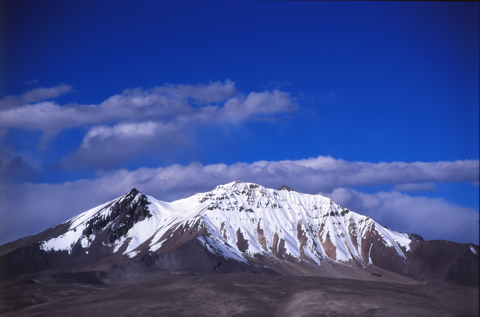 Blauer Himmel über den Anden: Sajama