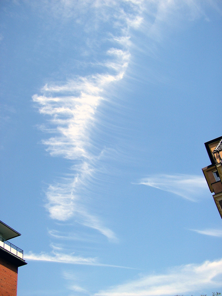 blauer himmel über der dortmunder innenstadt