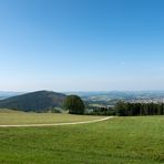 Blauer Himmel über der Sonnenalm