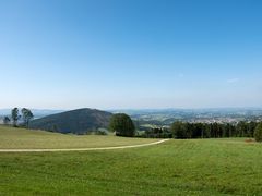 Blauer Himmel über der Sonnenalm