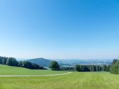 Blauer Himmel über der Sonnenalm