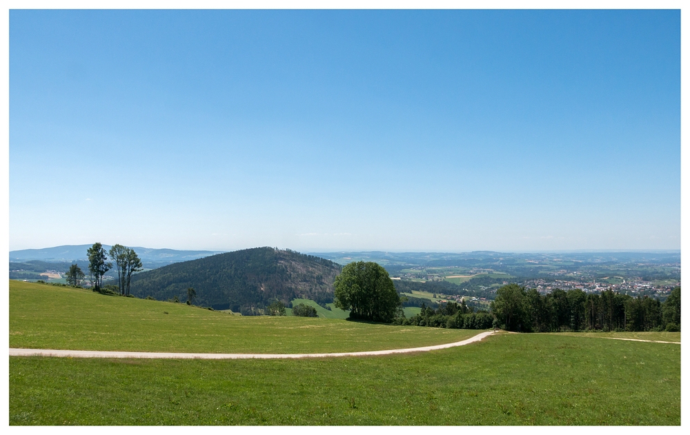 Blauer Himmel über der Sonnenalm