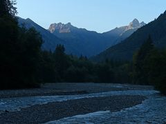 Blauer Himmel über der Trettach