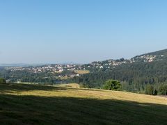 Blauer Himmel über Hauzenberg