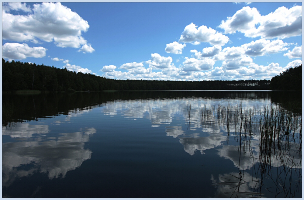 blauer Himmel über Koniksee