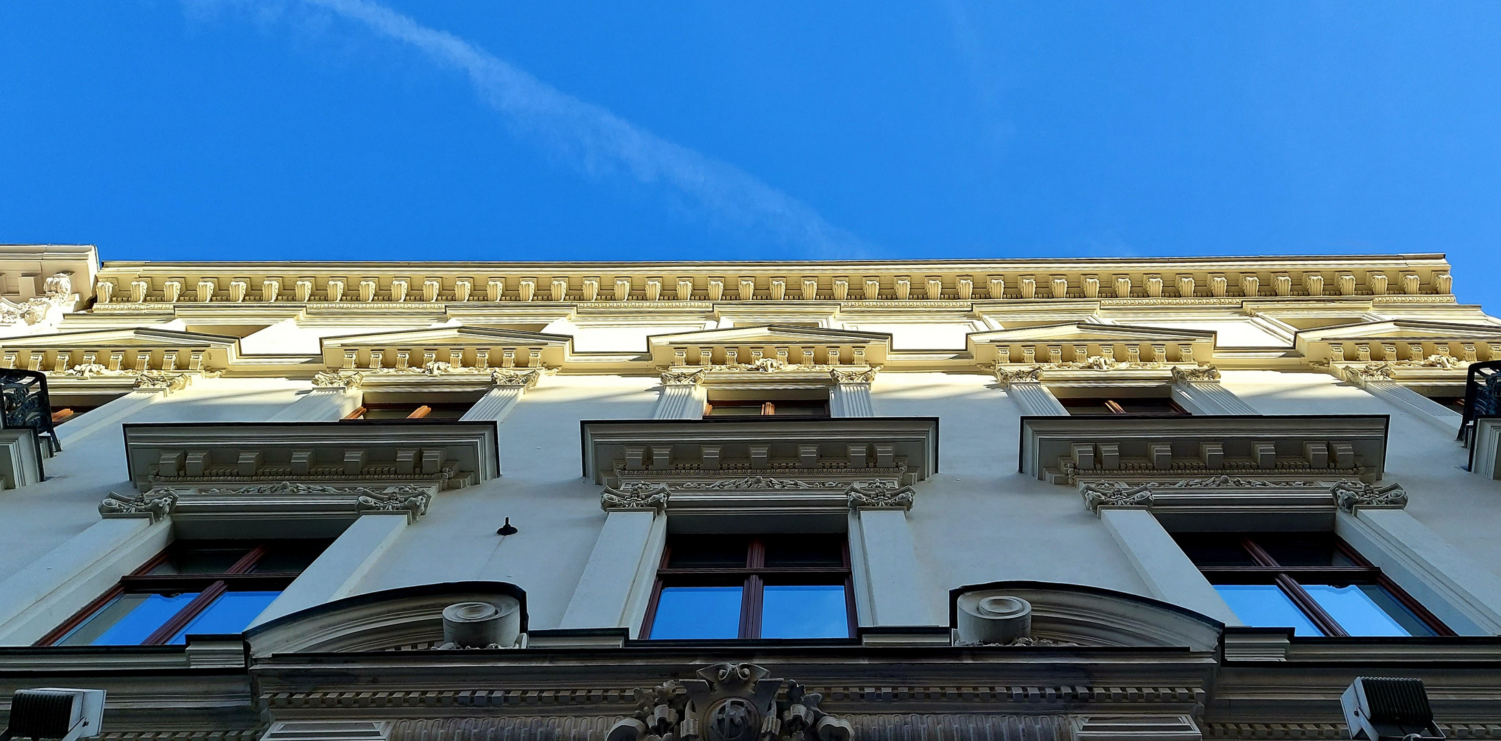 ...Blauer Himmel über LE...