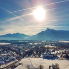 Blauer Himmel über "sagenhaften" Bergen