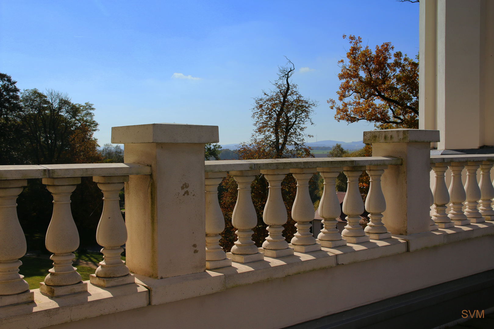 Blauer Himmel über Schloss Krobnitz