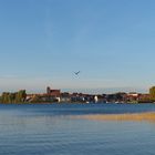 Blauer Himmel über Waren