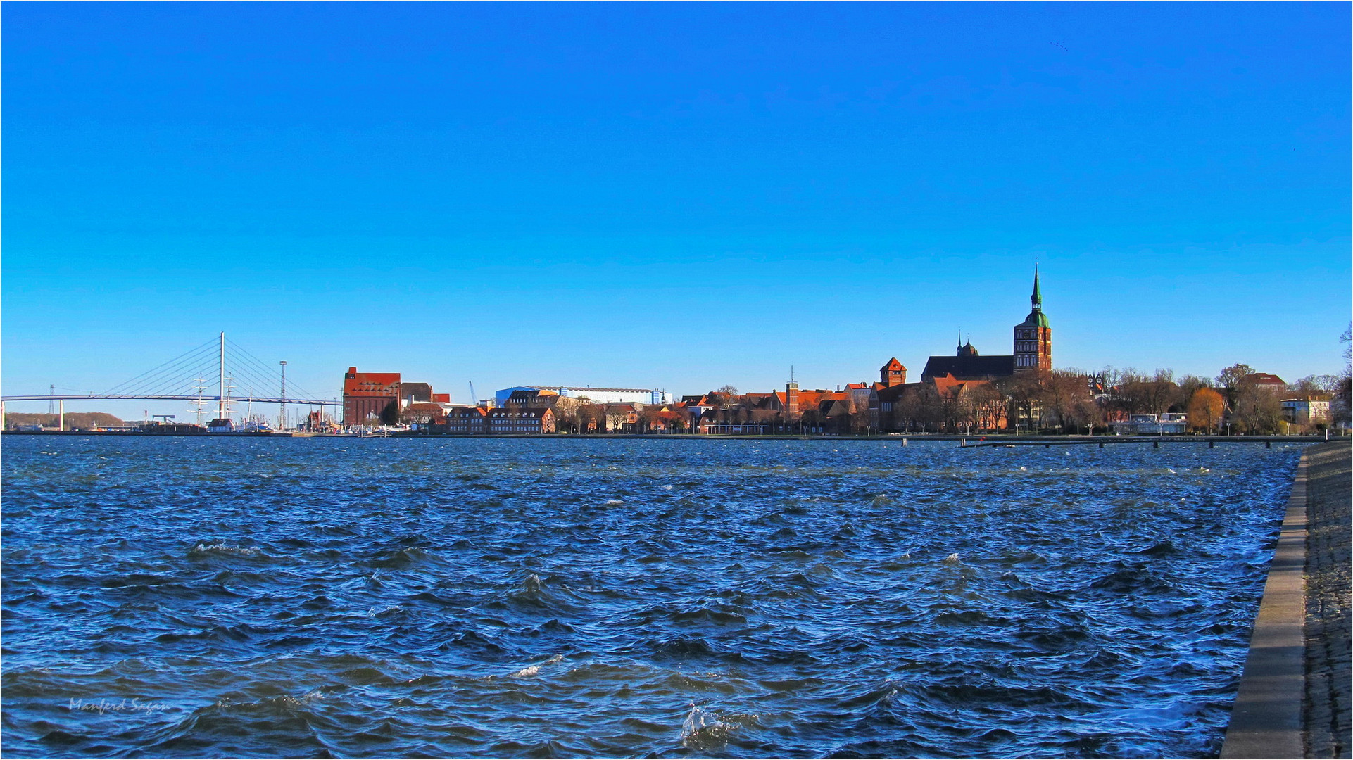 Blauer Himmel über'n Strelasund... 