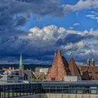 Blauer Himmel und dunkle Wolken...