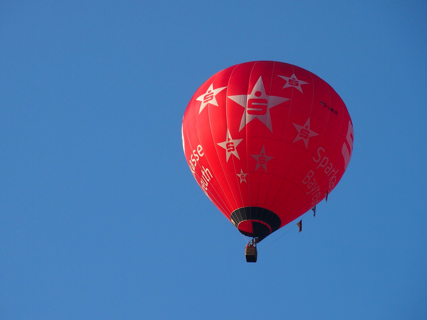 Blauer Montag mit Ballon