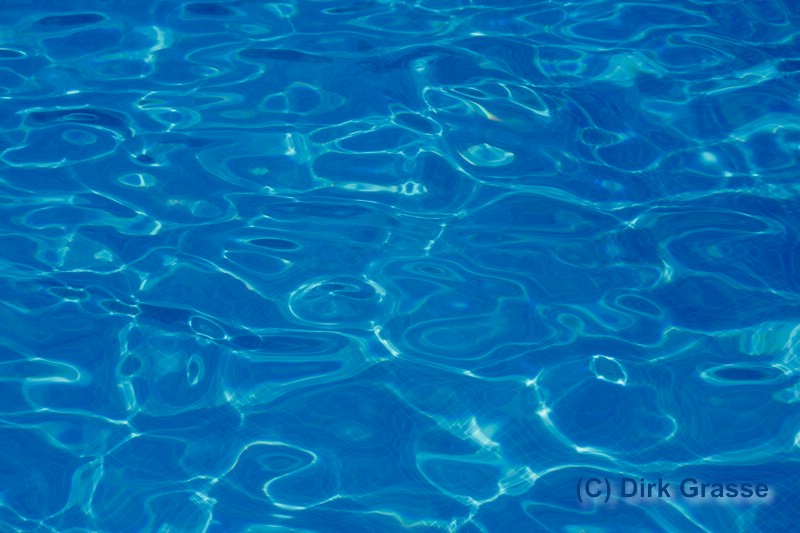 Blauer Pool