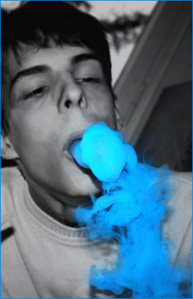 Blauer Rauch Foto Bild Colorkey Bearbeitungs Techniken Digiart Bilder Auf Fotocommunity